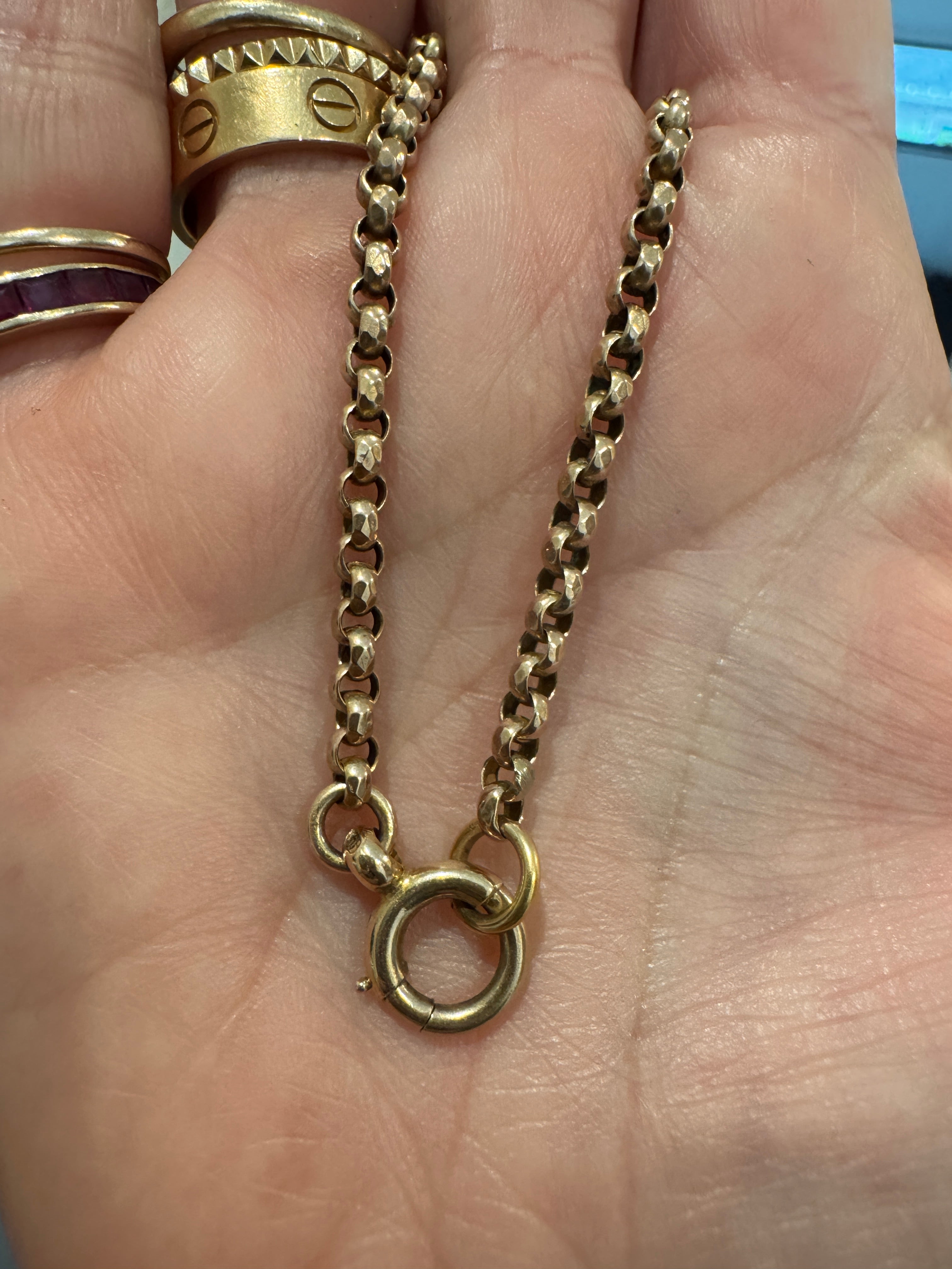 9ct long antique belcher with bolt