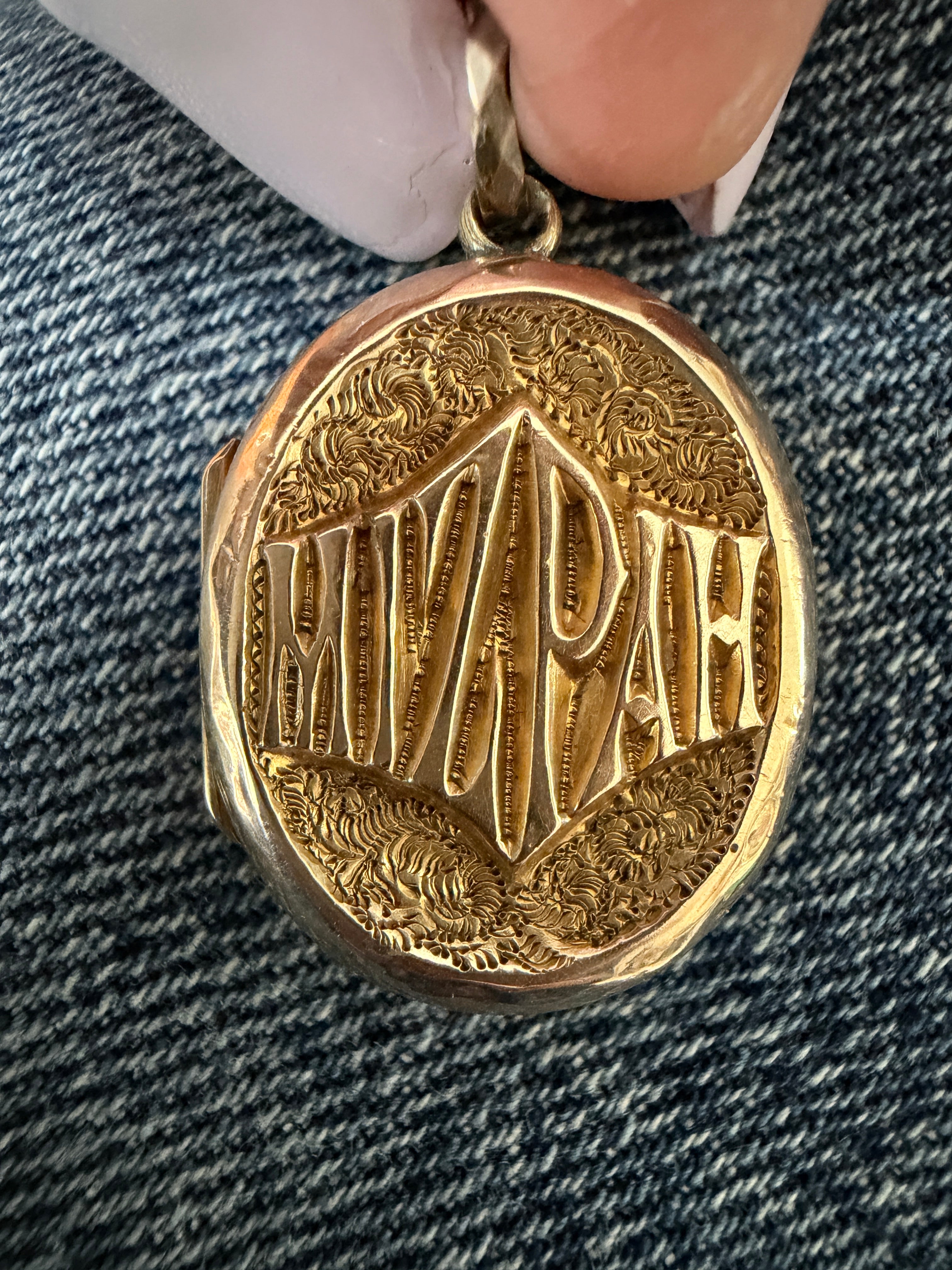 Victorian 9ct Gold Mizpah Locket