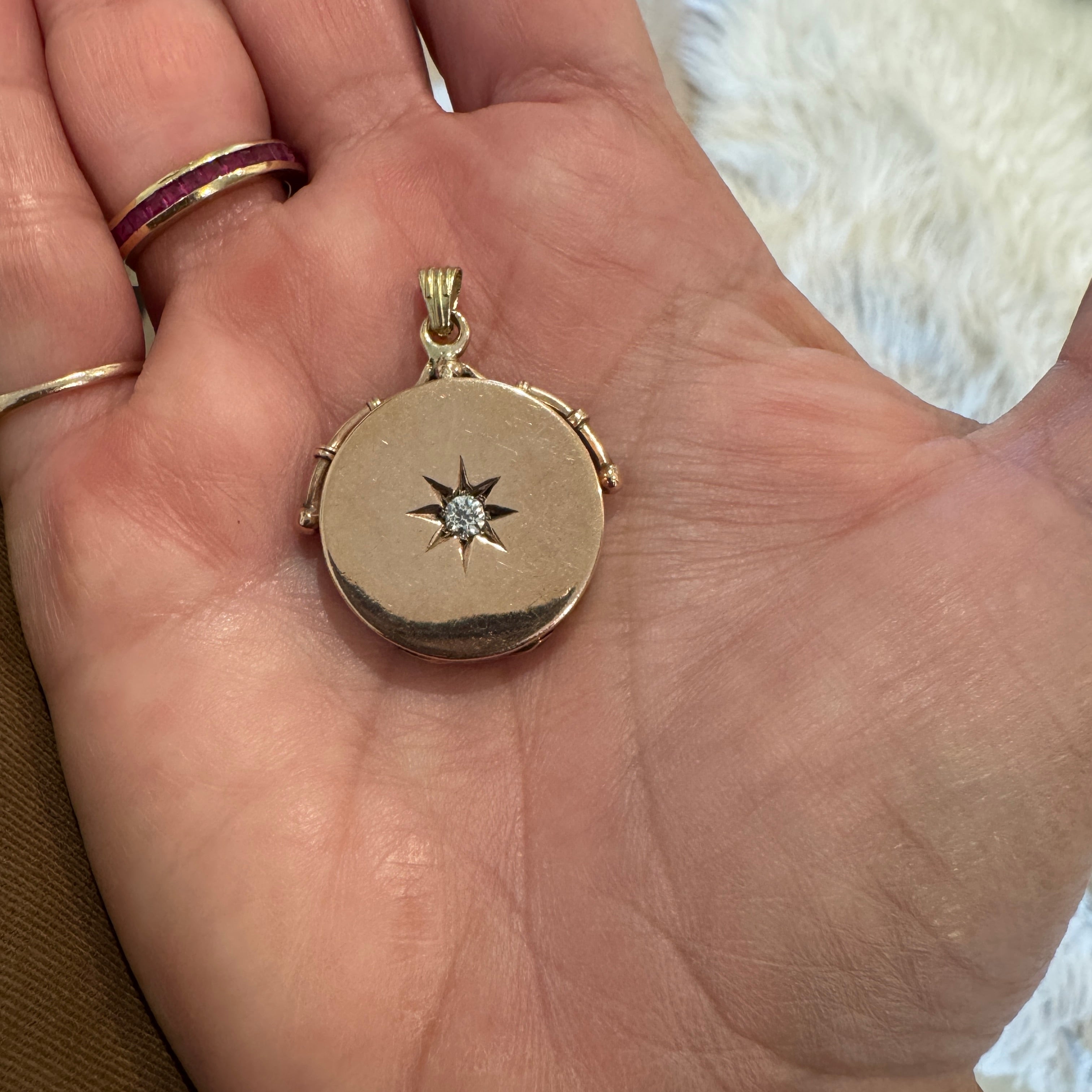 12ct Victorian Star Set Locket