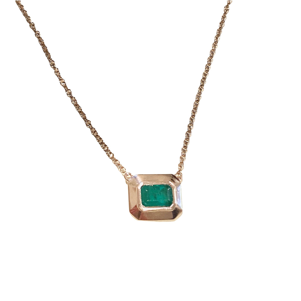 Emerald and gold pendant necklace